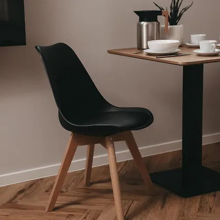 아파트 Dom I - Modern & Zentral Mit Kostenfreiem Parkplatz 풀다